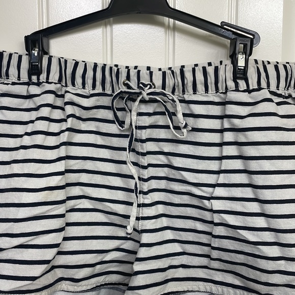 J. Crew striped linen shorts size Xl - Picture 2 of 5